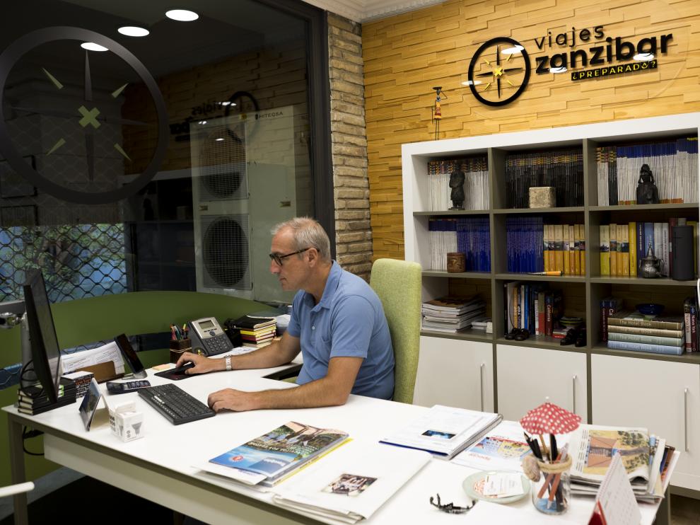 Fernando López-Torres, dueño de Viajes Zanzíbar de Zaragoza.