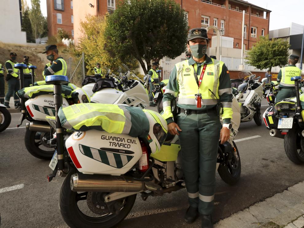 María Ángeles Santiago, única motorista de la Guardia Civil en la Vuelta a España 2020.