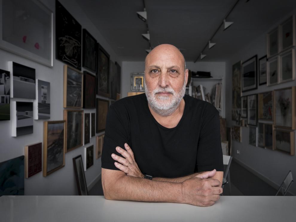 Miguel Ángel Domínguez expone 'A solas' en el Espacio Huecha.