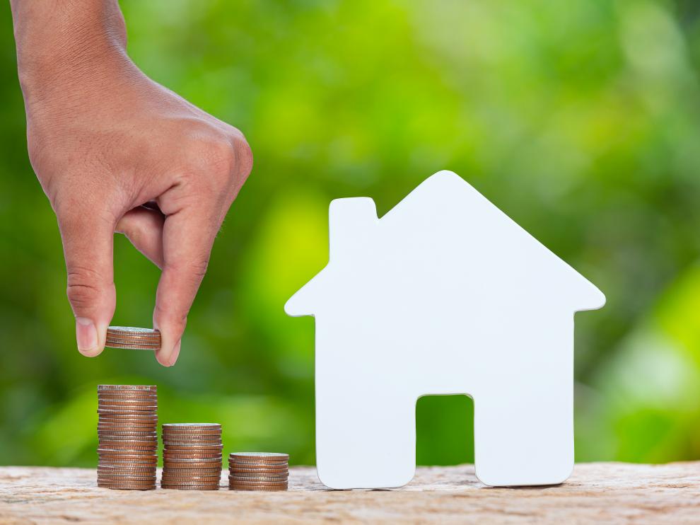 Si el piso está hipotecado, puedes pedir al vendedor que cancele la hipoteca antes de la compra y adquirir así la vivienda libre de cargas.