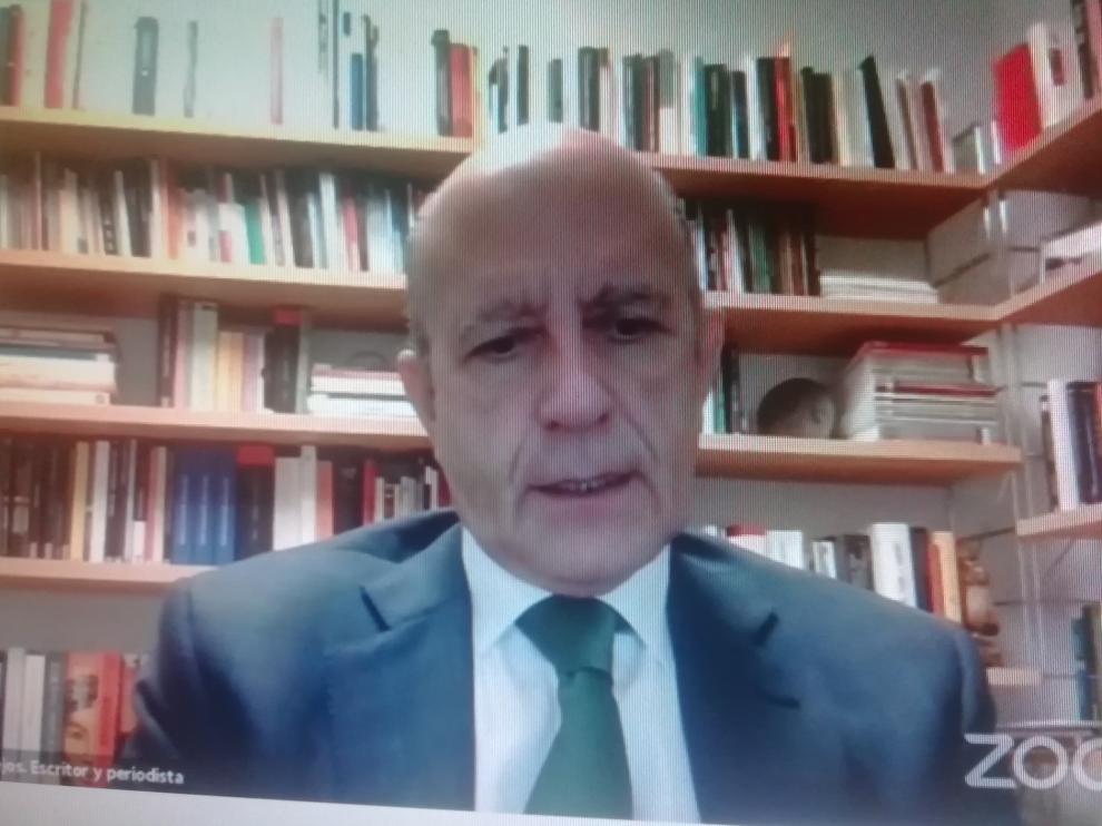 José Antonio Zarzalejos, en su charla en la Fundación Ibercaja, esta tarde.