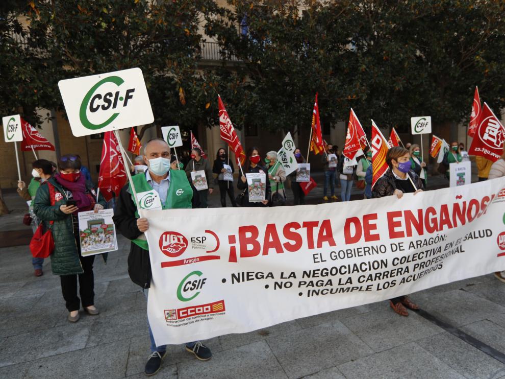 Protesta en la plaza del Pilar en defensa de la sanidad pública, este jueves por la mañana.