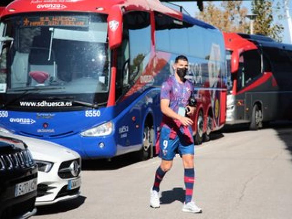 Rafa Mir, en su llegada a la Ciudad Deportiva del Real Madrid.