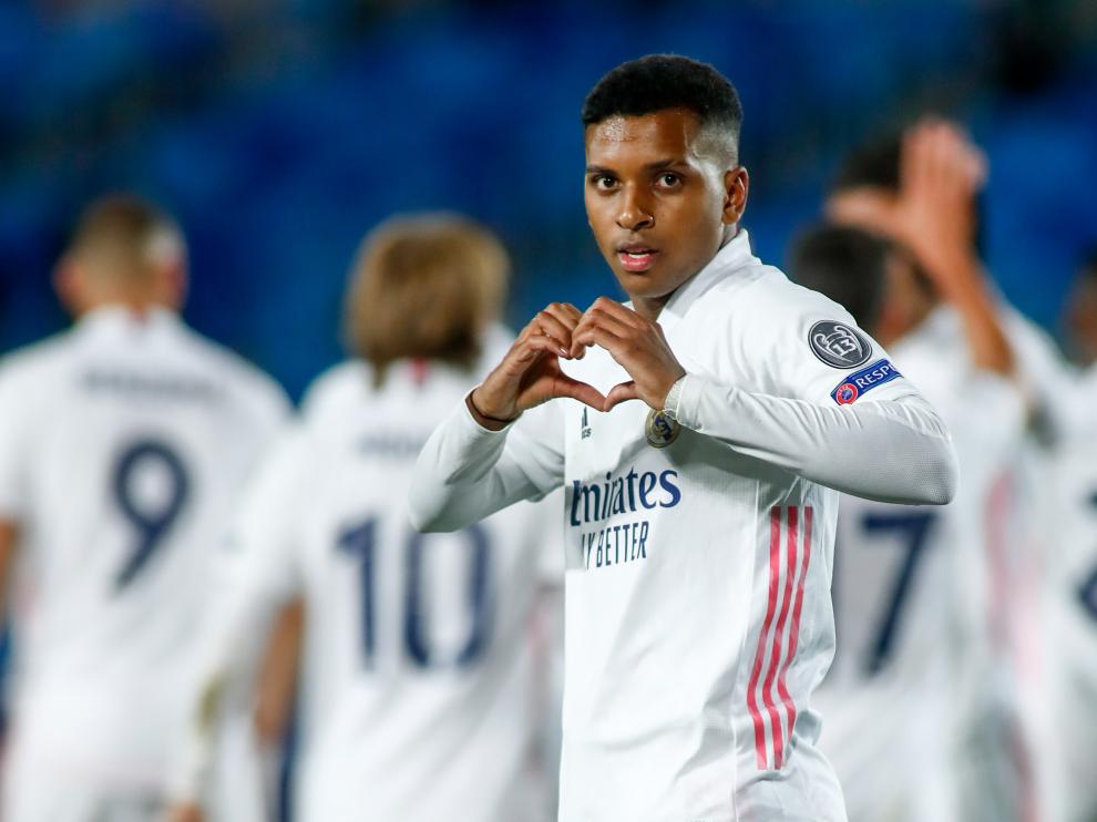 Rodrygo Silva de Goes celebra su gol.