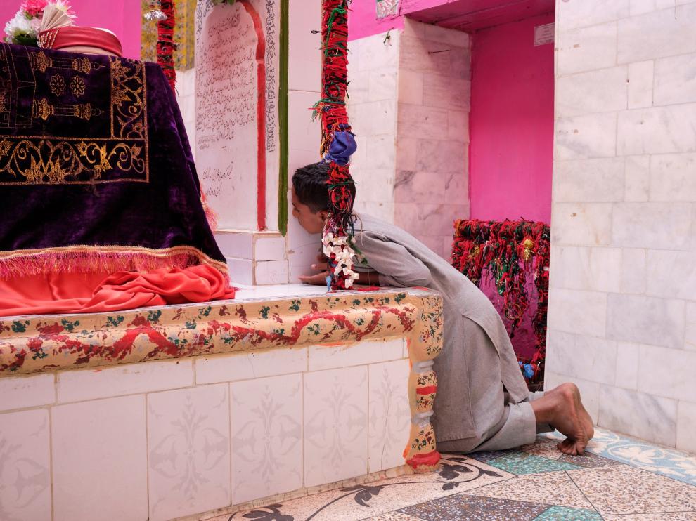 El "templo del amor", la última esperanza de los enamorados paquistaníes