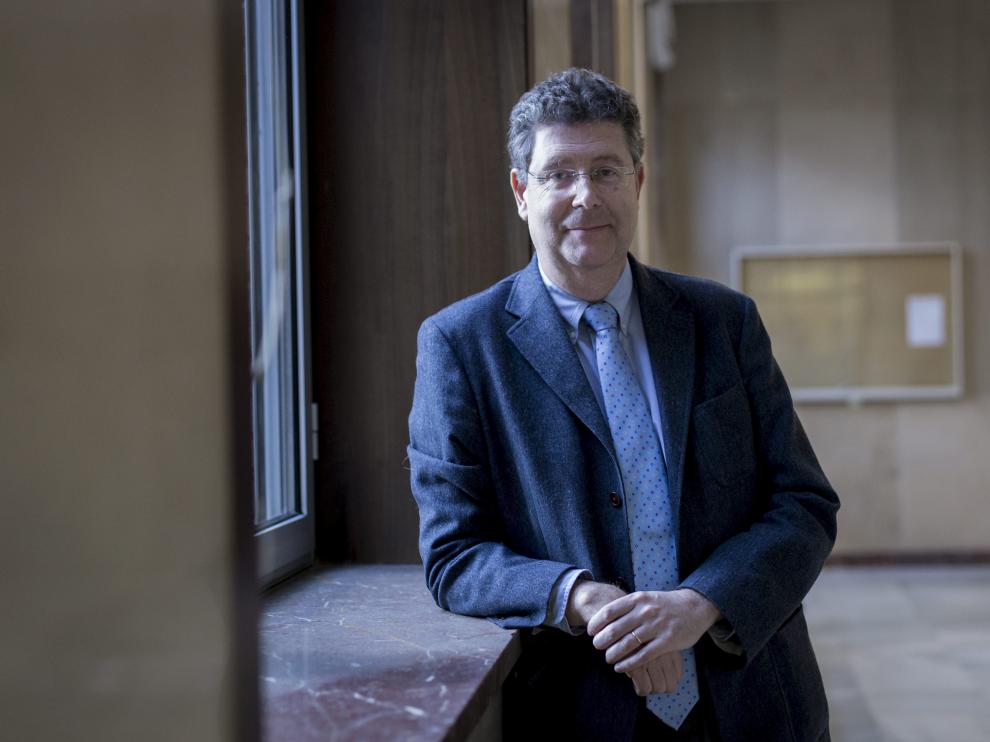 El catedrático de Derecho Administrativo de la Universidad de Zaragoza José María Gimeno Feliu.