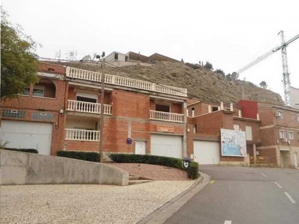 Terreno con edificación sin terminar que vende Solvia en Cuarte de Huerva.