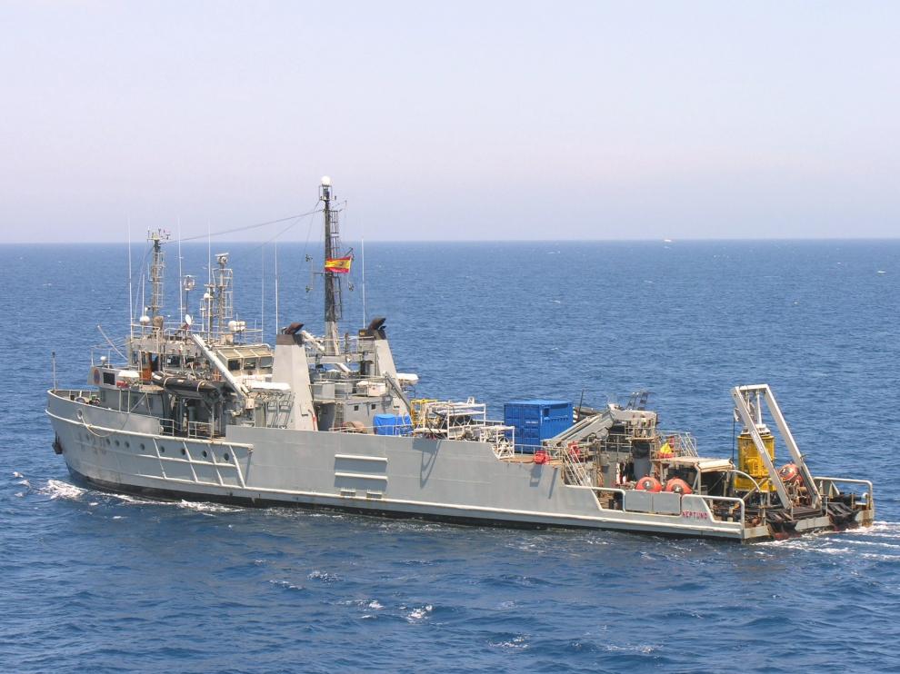 El buque de la Armada 'Neptuno', que ha localizado la avioneta.