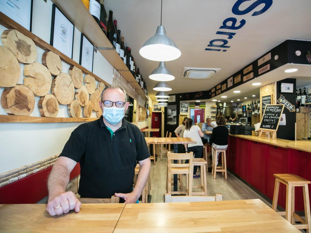 Santiago Santamaría, propietario de la taberna El Sardi