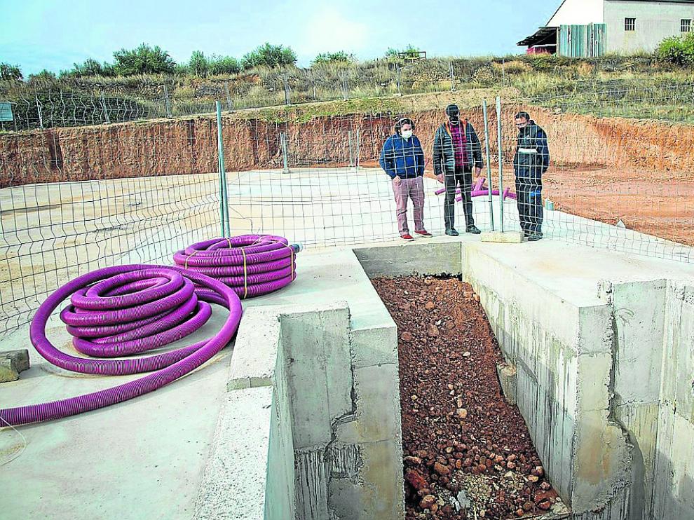 Obras de construcción del centro receptor de almendra en Aniñón.