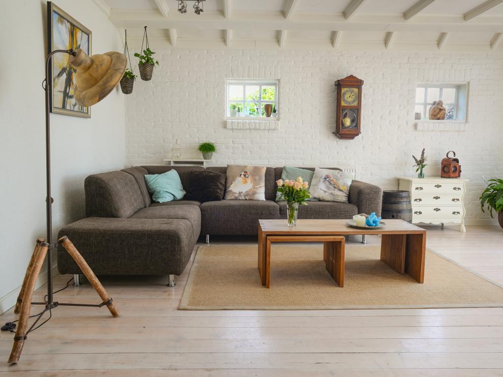 Uno de los puntos negativos de alquilar una habitación es que no se puedes desgravar fiscalmente, ya que no se considera arrendamiento de una vivienda habitual.