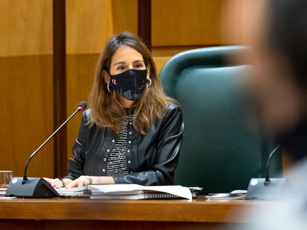María Navarro, este martes, en la comisión de Hacienda del Ayuntamiento de Zaragoza.