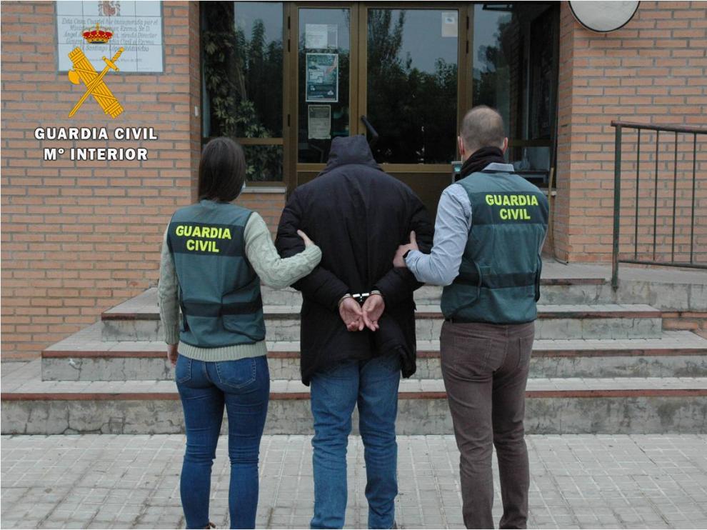 Los detenidos fueron entregados en el Juzgado de La Almunia y quedaron en libertad con cargos.