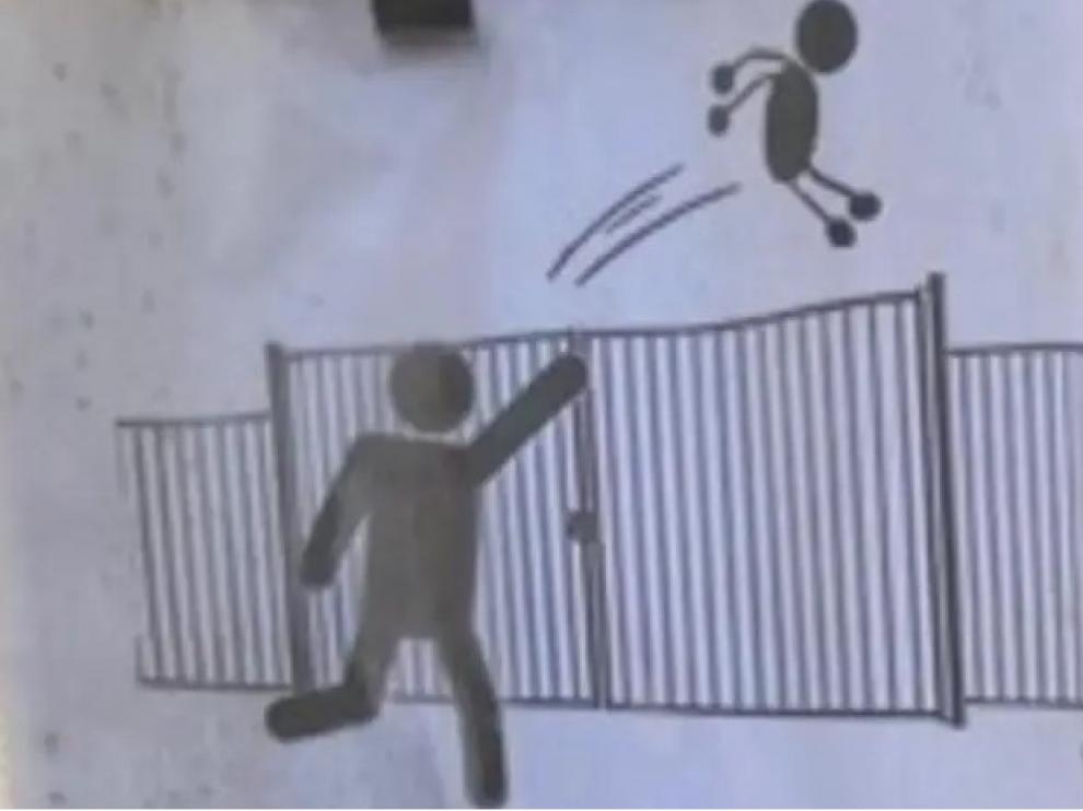 Cartel en el colegio de Avignon para pedir a los padres que no lancen a los niños por la verja.