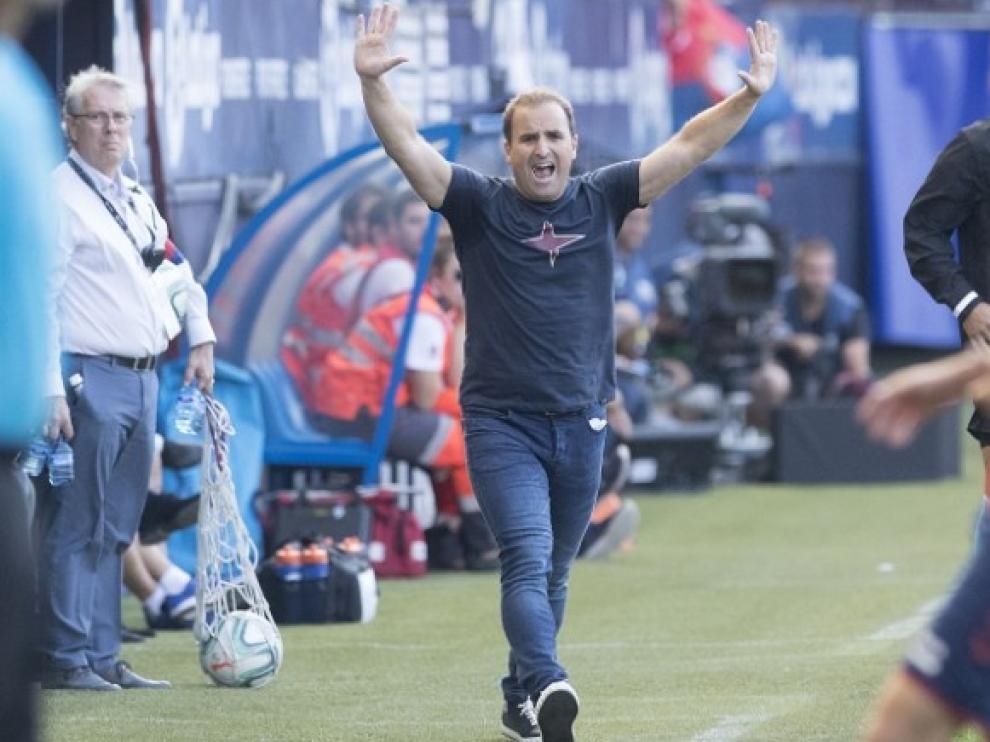 Jagoba Arrasate, entrenador de Osasuna, durante un partido.