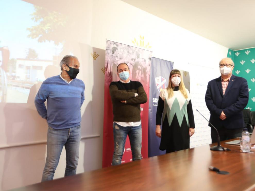De izquierda a derecha: Petón, Luis Martínez, Sara Palacino y José María Romance.