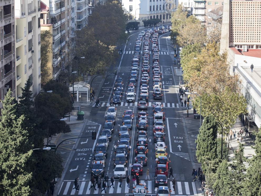 Un momento de la manifestación contra la ley Celaá en Zaragoza.