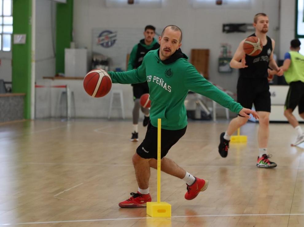 Kimbal Mackenzie, en su primer entrenamiento con el Levitec Huesca.