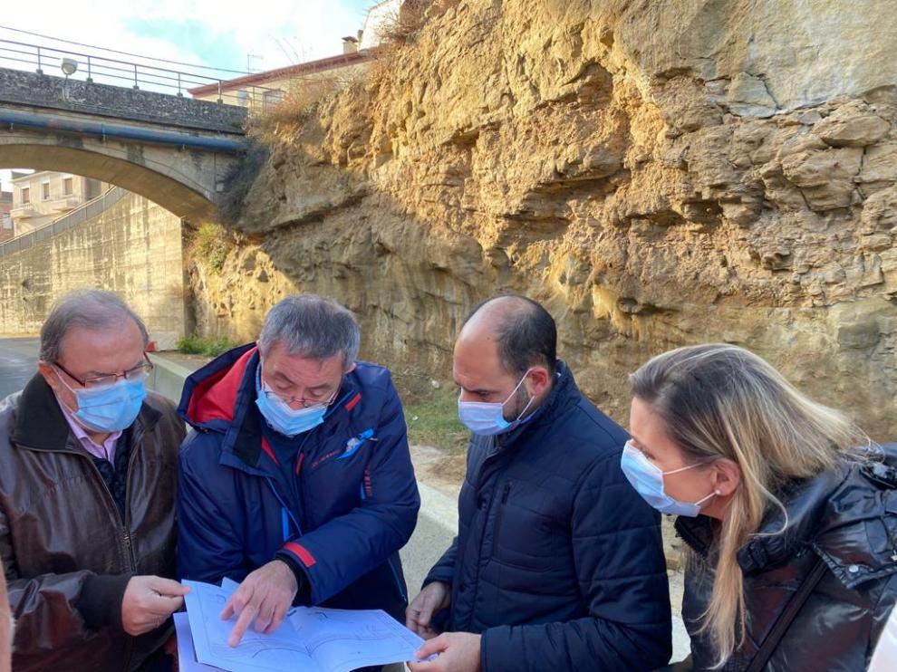 El director general de Carreteras, Bizén Fuster, ha realizado una visita técnica a la zona de la travesía de Barbastro .