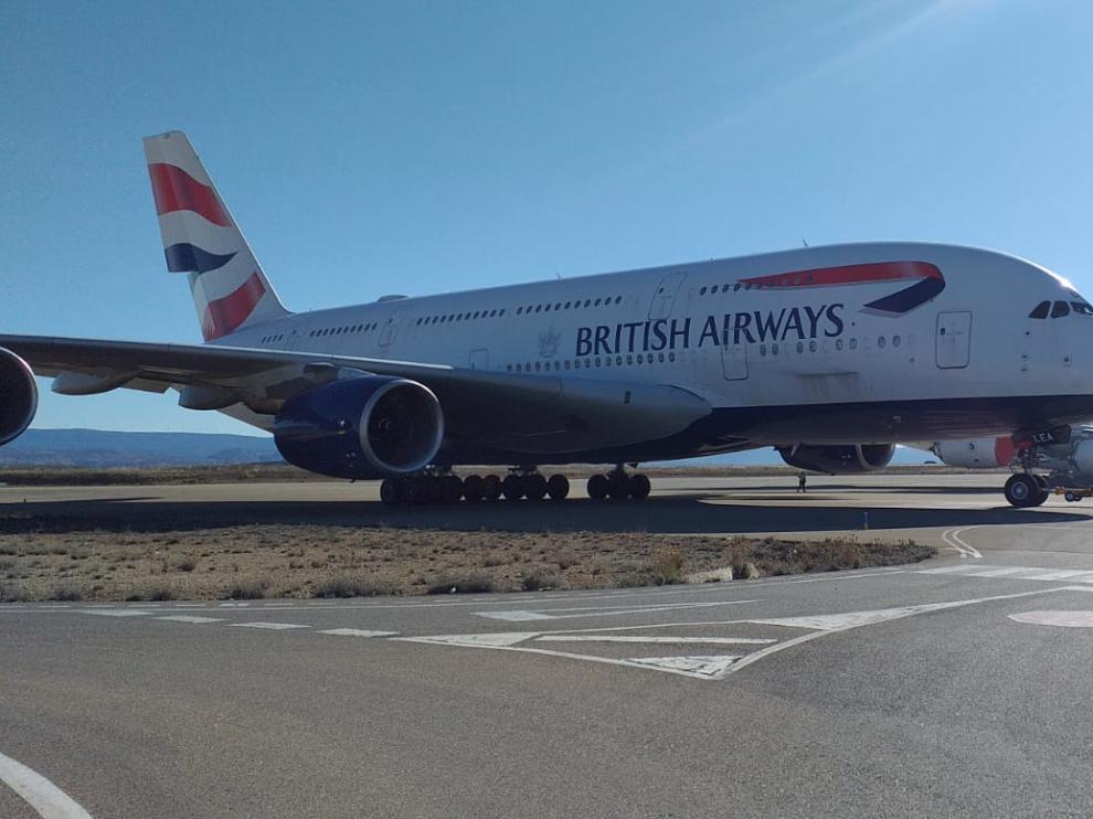Uno de los A380 de British Airways en el aeropuerto de Teruel.