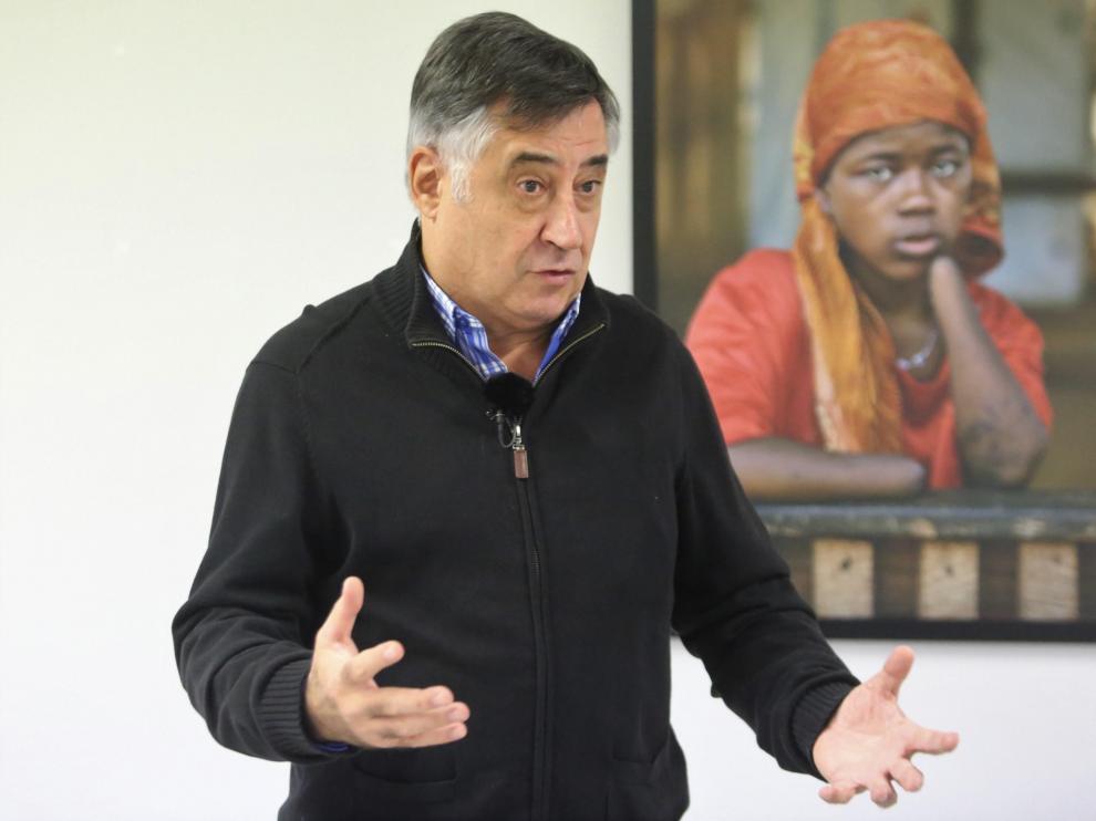 Gervasio Sánchez durante la presentación de su exposición fotográfica en el C.C: Manuel Benito Moliner.