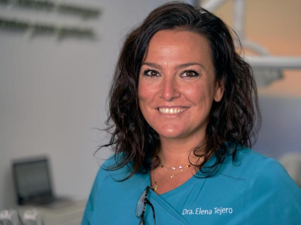 La doctora Elena Tejero, al frente de Tu Dentista Zaragoza junto a Miguel Ángel Marchal.