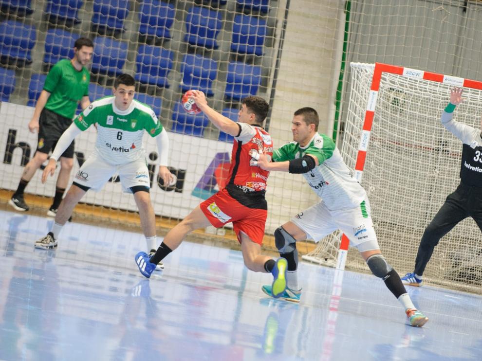 Sergio Pérez, del Bada, en el partido ante Anaitasuna.