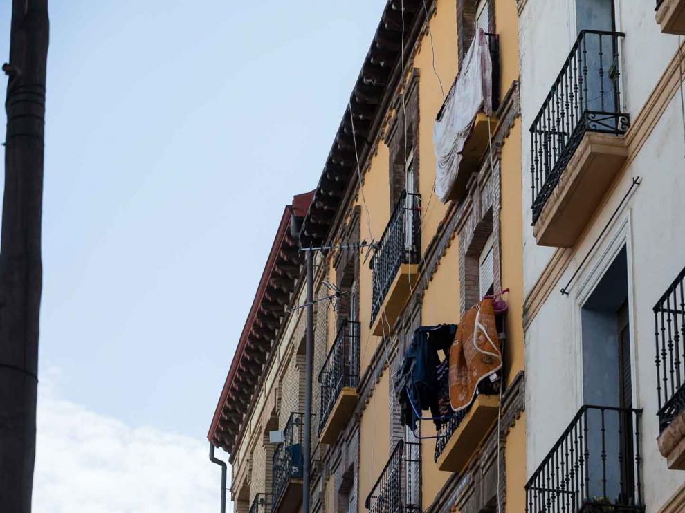 Tres okupas, detenidos por arrojar objetos desde un tejado de la calle Pignatelli