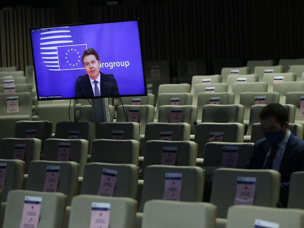 El presidente del Eurogrupo, Paschal Donohoe, durante la reunión virtual de este lunes.