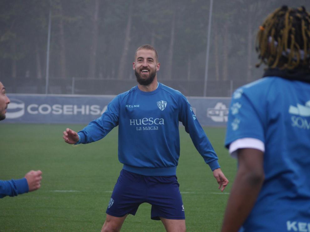Pulido, durante el entrenamiento de este martes de la SD Huesca.