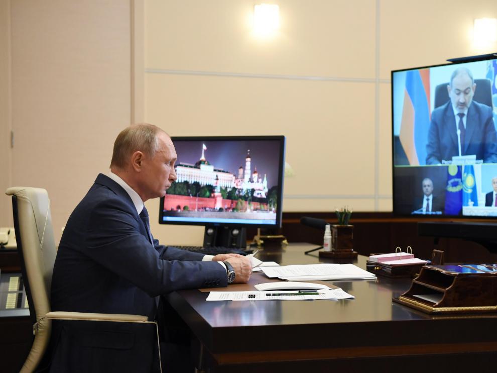 Putin pide que se vacune masivamente a la población rusa