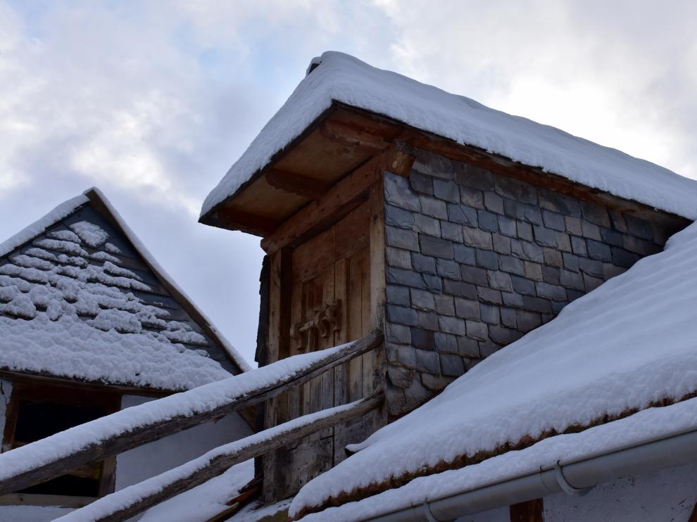 Primera gran nevada de la temporada en el valle de Gistaín.