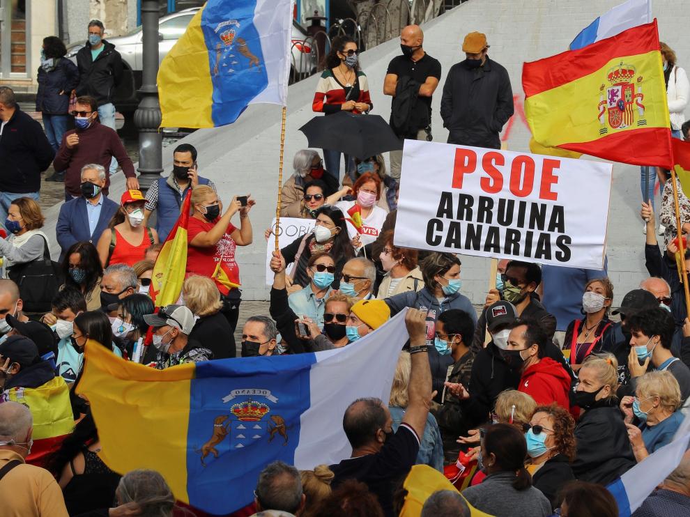 Manifestantes piden en Las Palmas que no se aloje a inmigrantes como turistas