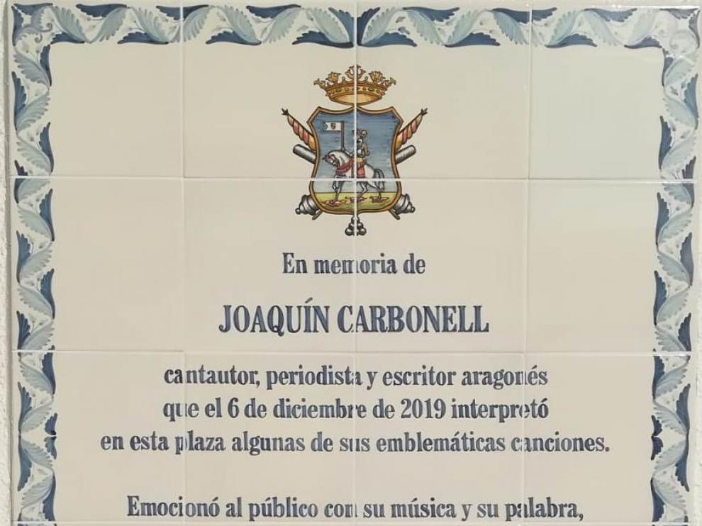 Placa que recuerda la última visita de Joaquín Carbonell a Ejea de los Caballeros.