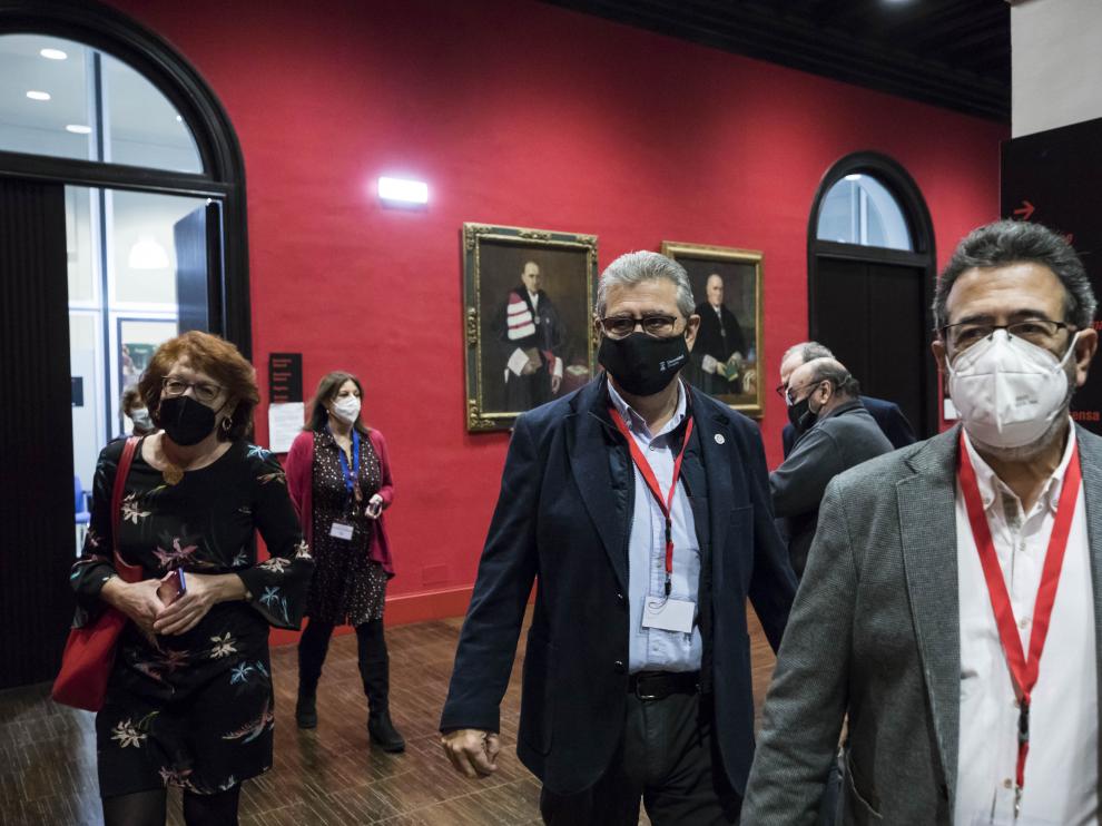 José Antonio Mayoral, junto a su equipo antes de conocer los resultados.