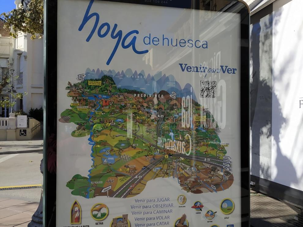 Mupi con el mapa de juegos diseñado para los más pequeños.