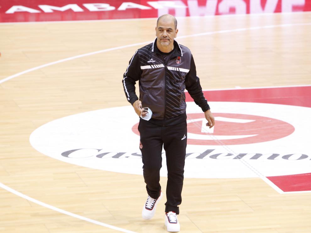 Sergio Hernández, entrenador del Casademont Zaragoza, en el pabellón Príncipe Felipe.