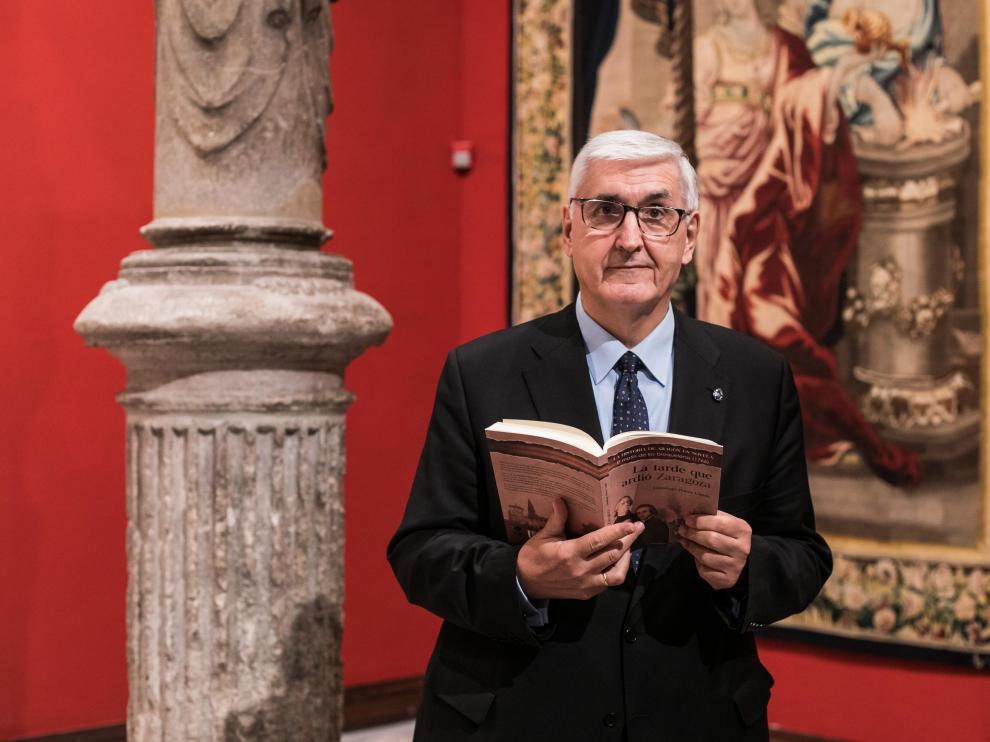 DOMINGO BUESA PRESENTA SU NOVELA