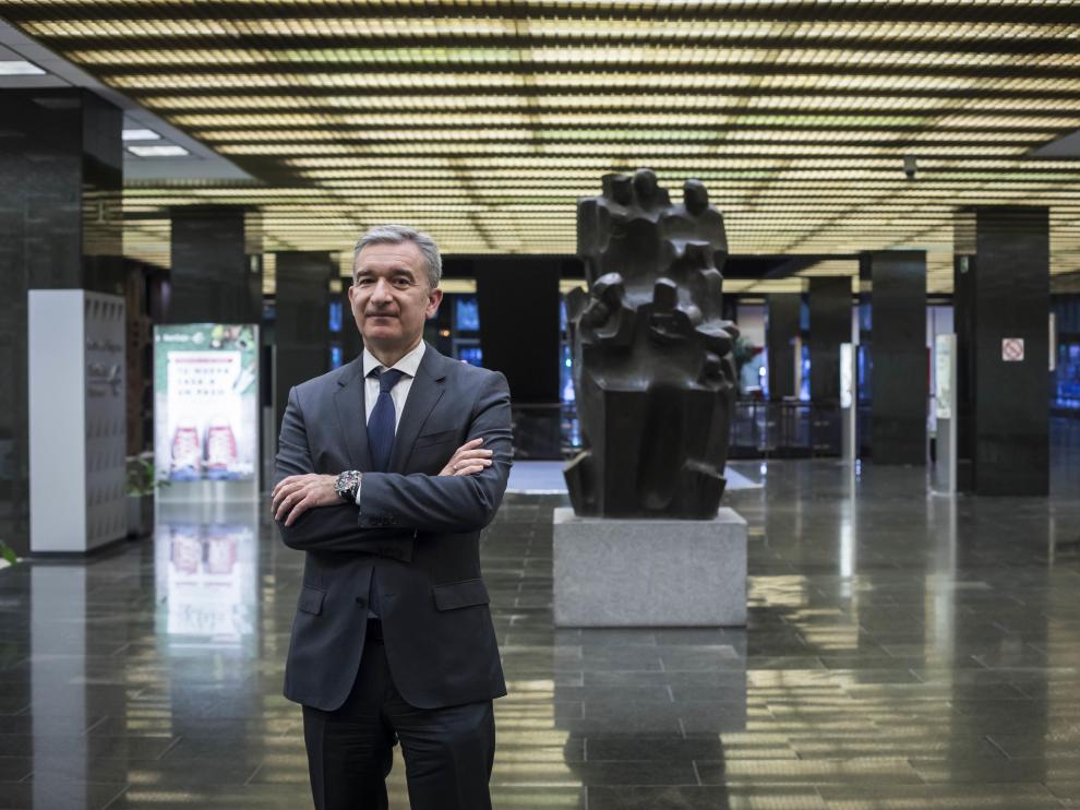 Víctor Iglesias, en la sede central de Ibercaja en Zaragoza.
