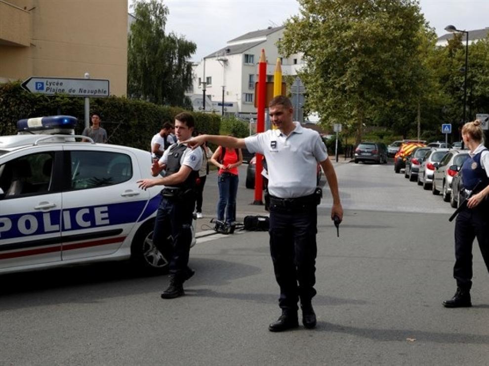 Al menos tres gendarmes muertos y uno herido en una intervención en una aldea aislada del sureste de Francia.