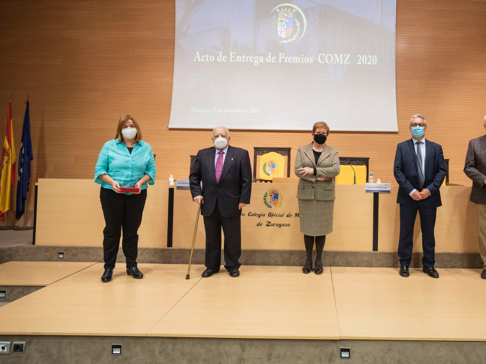 El Colegio de Médicos de Zaragoza concede sus máximas distinciones