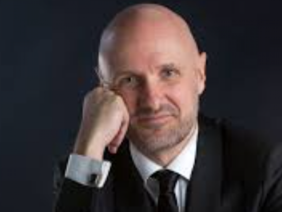 El primer artista anunciado es del músico Josep Vila i Casañas, considerado la máxima eminencia internacional en la dirección coral de España.