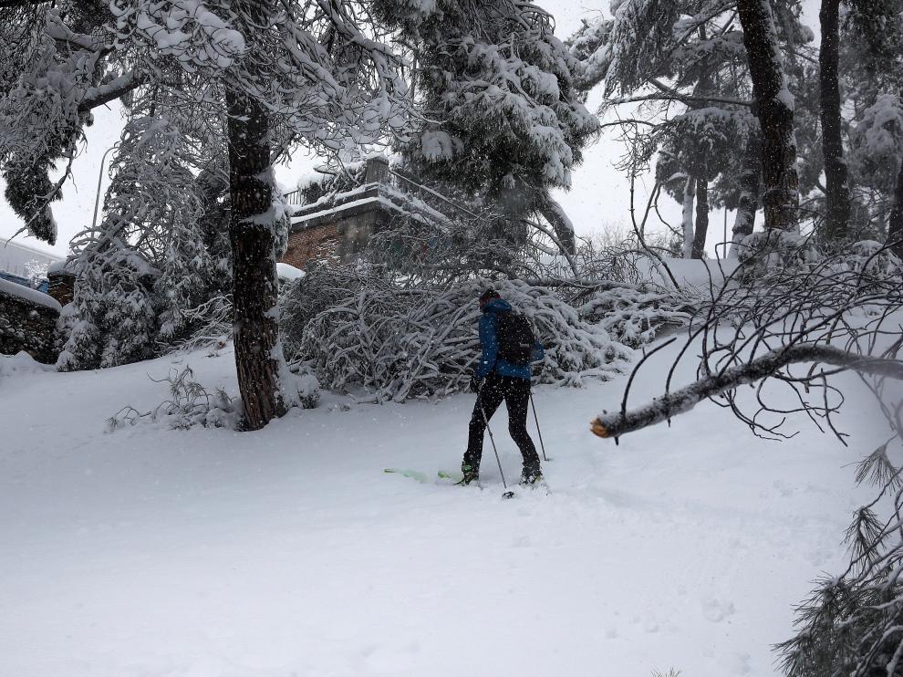 Esquiando en Madrid en la nevada de la borrasca Filomena