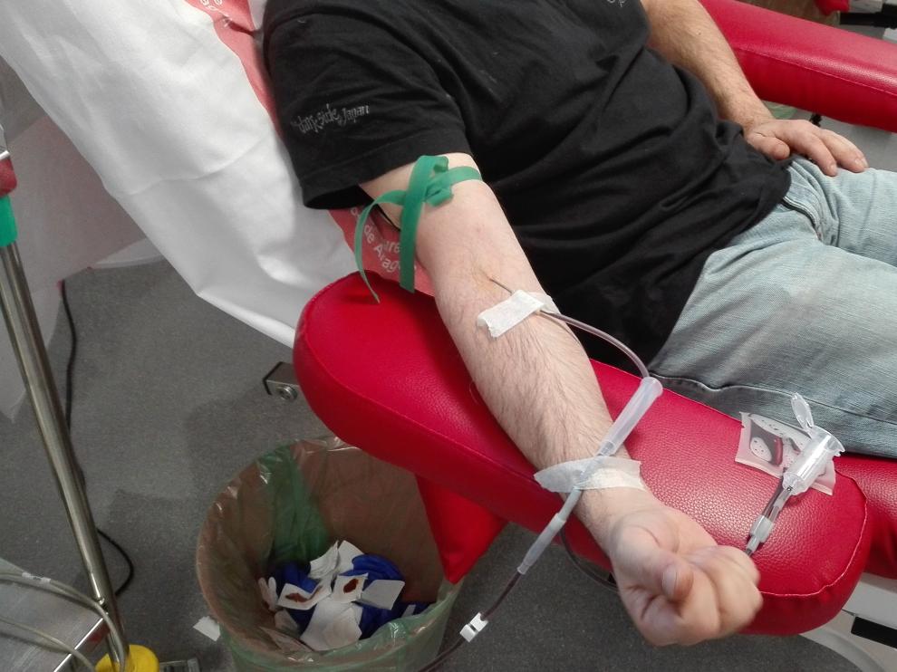 Un donante, en el Banco de Sangre y Tejidos de Aragón.