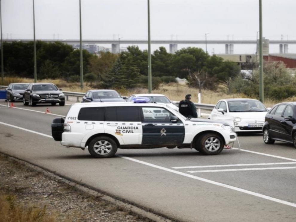 Controles en los accesos a Zaragoza por el confinamiento perimetral.