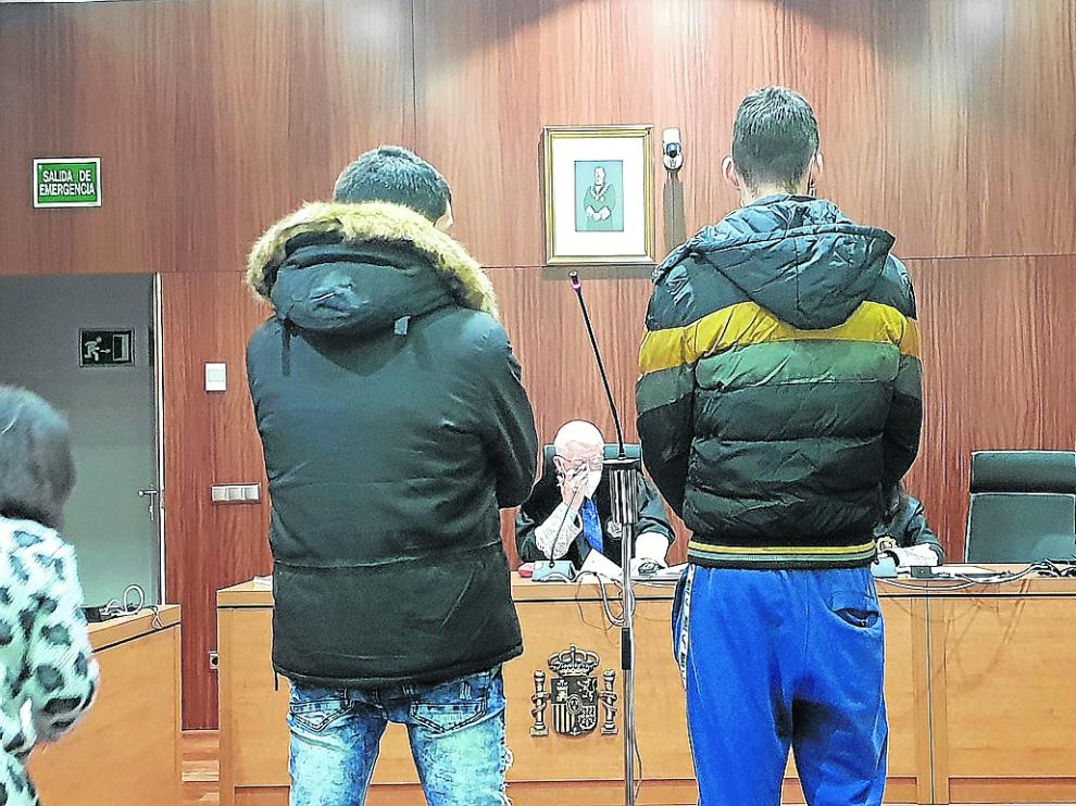 Los dos acusados se conocen desde hace años y se sentaron juntos en el banquillo de los acusados.