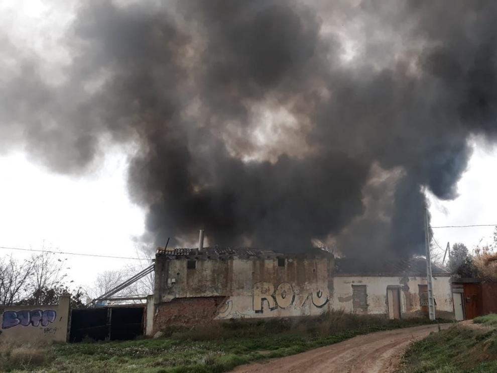Incendio en el camino de Miralbueno