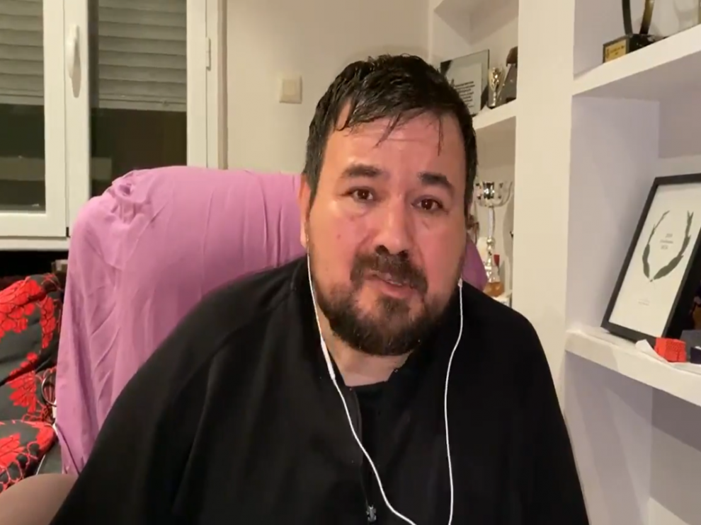 Juan Ramón Amores, alcalde de La Roda, durante su vídeo en Twitter.