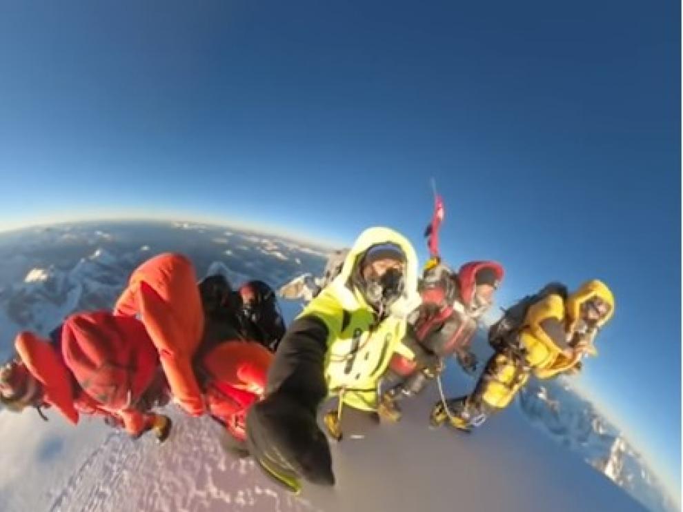 Los sherpas que hicieron la cumbre invernal al K2, una gesta histórica