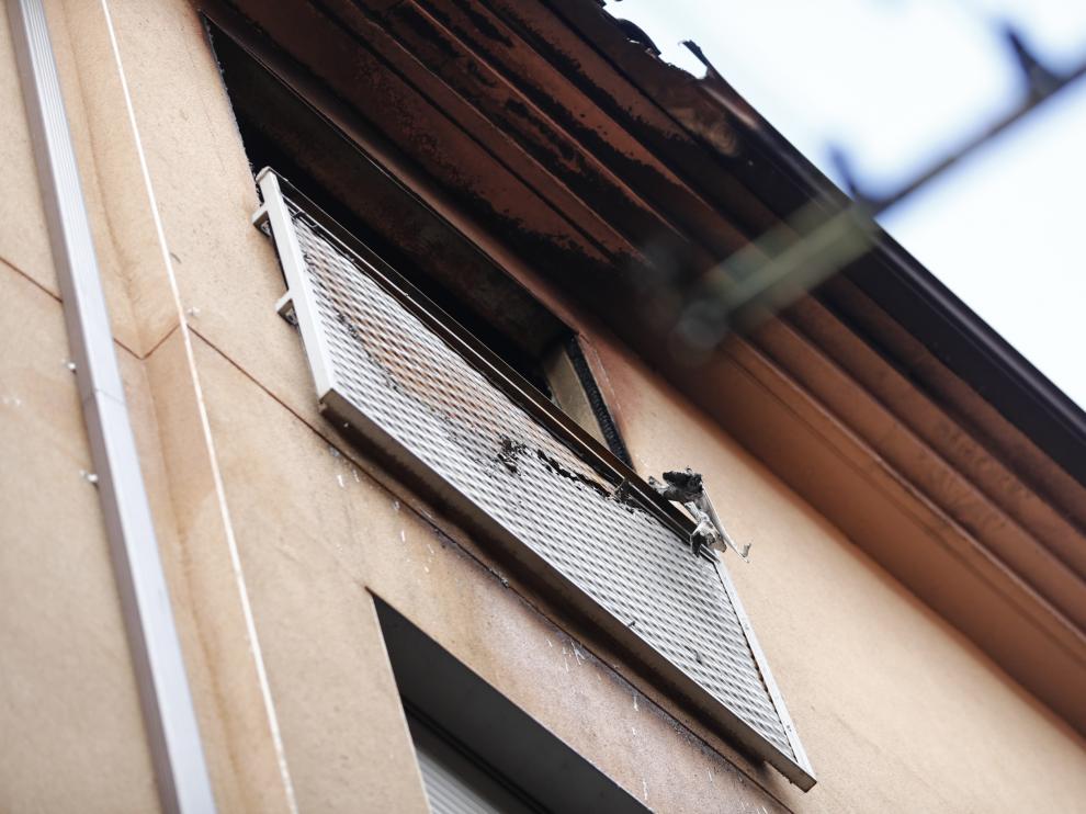Incendio en un edificio okupado de la calle Cerezo de Zaragoza.